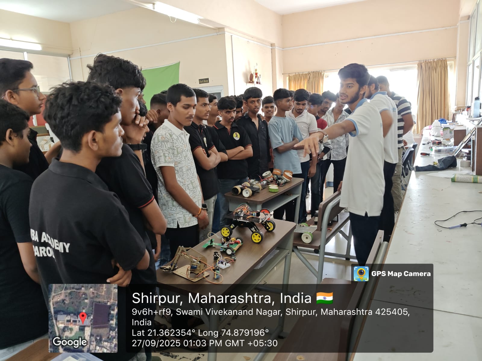 Parola–Erandol Jr. College Students Visit RCPIT, Shirpur